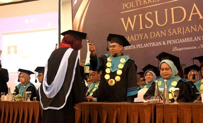 Poltekkes Kemenkes Banjarmasin Hasilkan 130 Lulusan pada Wisuda ke-38 dan Pelantikan Tenaga Kesehatan