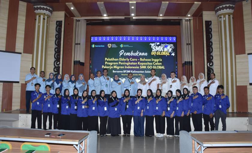 Poltekkes Kemenkes Banjarmasin Dukung Program SMK Go Global melalui Pelatihan Elderly Care dan Bahasa Inggris